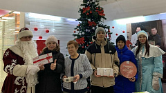 Новогодний хоровод подарков